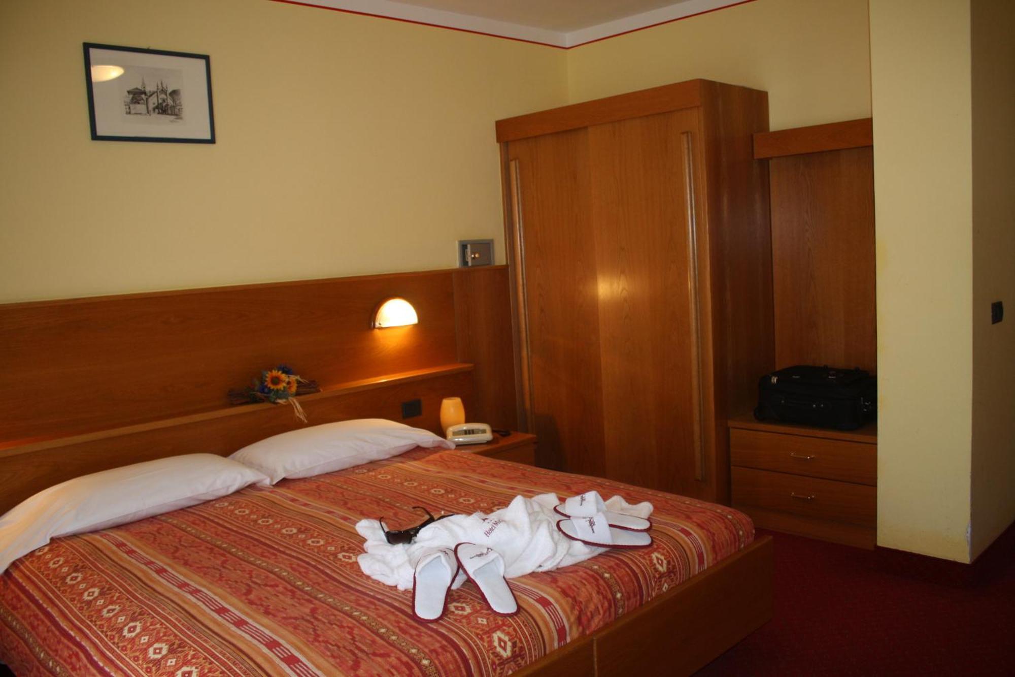 Hotel Michela Male Exterior photo